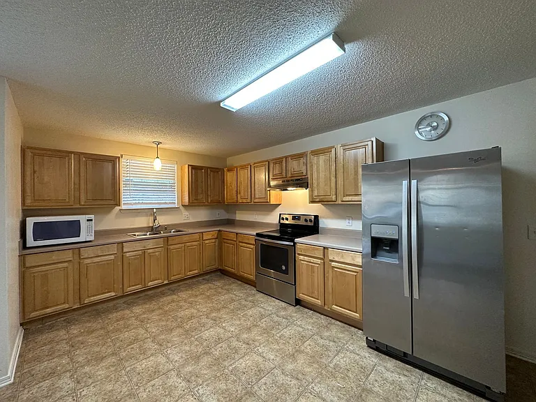4420 Marlane Dr — Photo 4