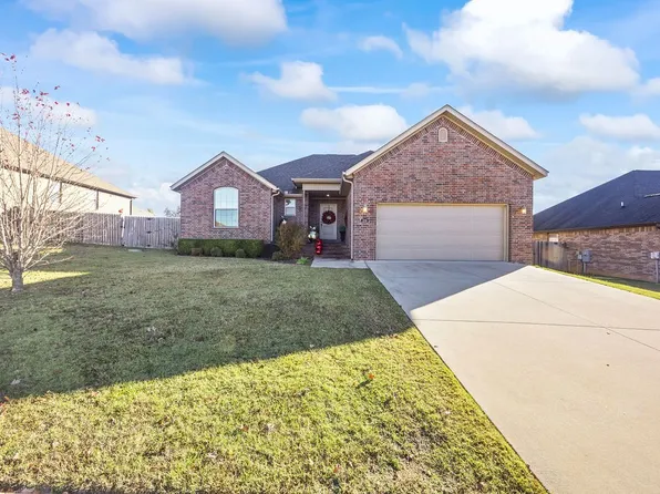 209 Cherokee St, Lowell, AR 72745