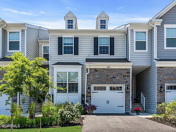 3rd image of 1004 Pheasant Lane #203
