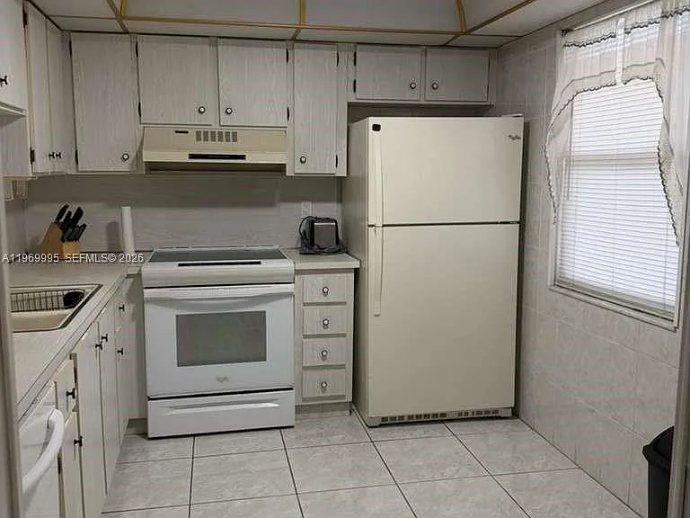 301 SE 3rd St #109 — Photo 10