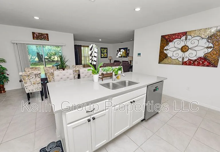 833 Ambleside Dr — Photo 13