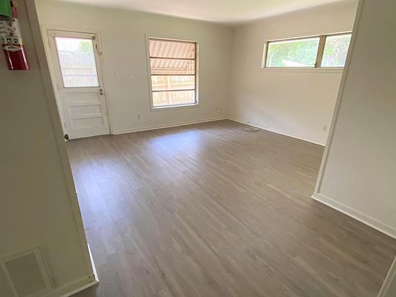 3rd image of 1700 W Saint Mary Blvd