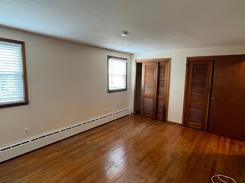 1st image of 103 Lattingtown Rd