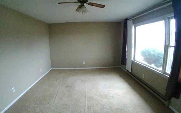 3rd image of 1725 Maplehurst Ave