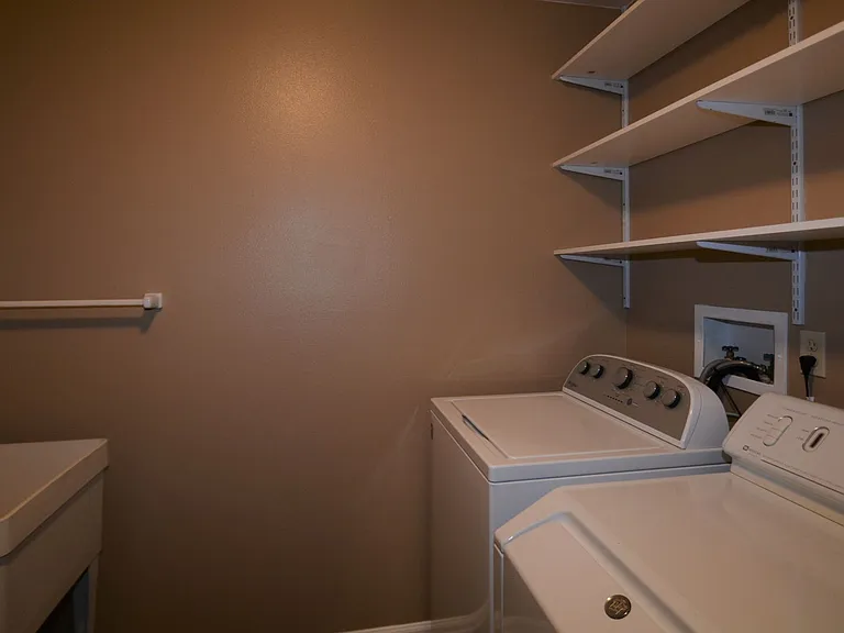 4618 Excalibur Ct — Photo 19