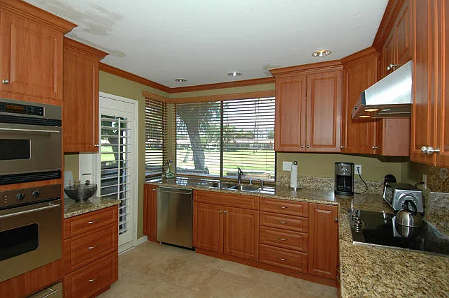 151 Avenida Las Palmas — Photo 10