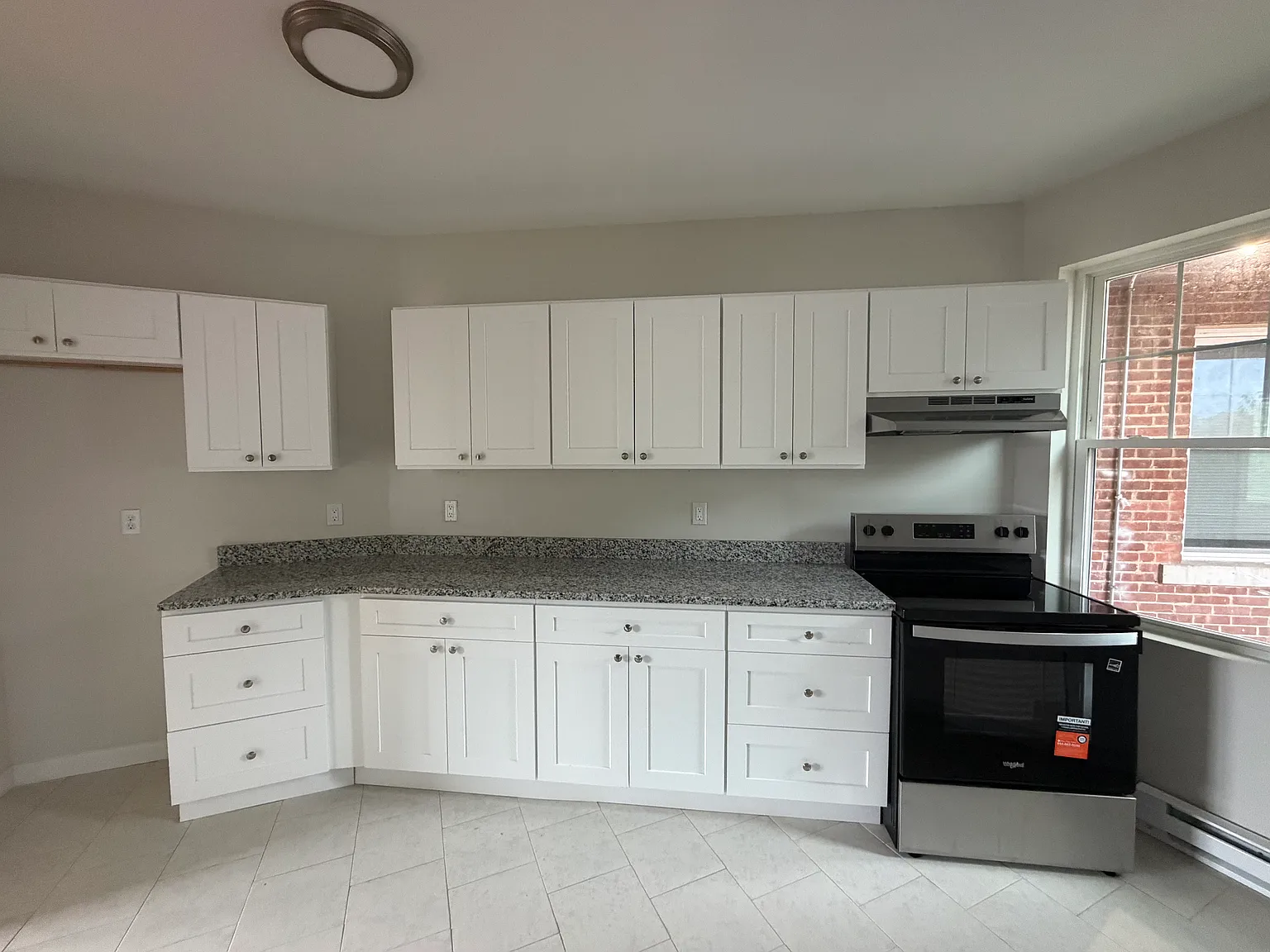 2 bed, 900 sqft, $1,600 — Photo 4