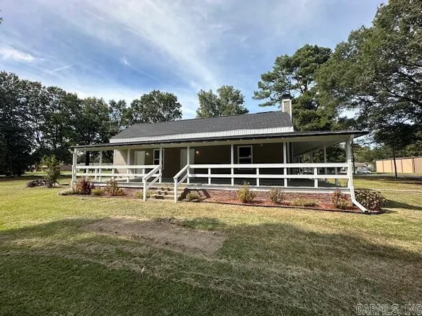 416 England St, Lonoke, AR 72086
