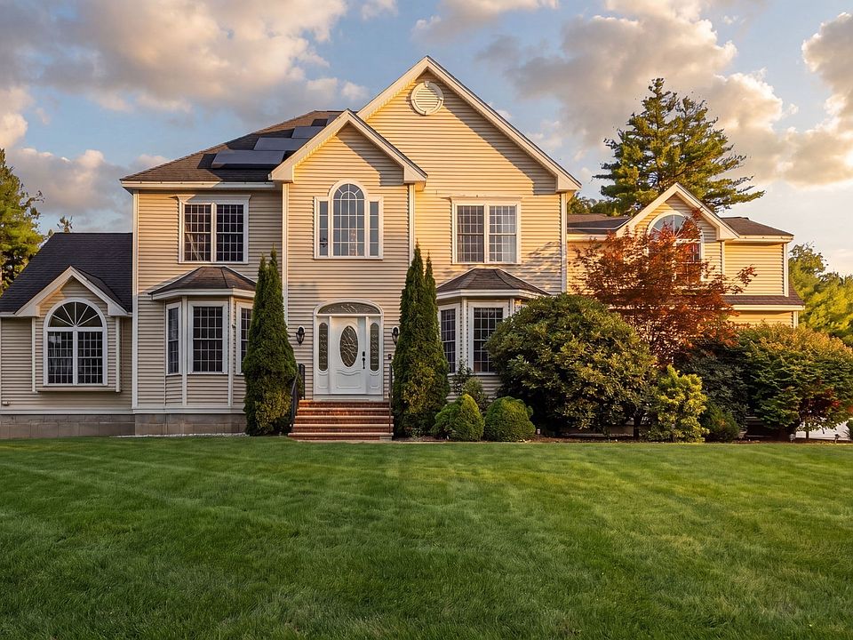 1st image of 18 Loon Hill Rd
