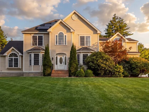18 Loon Hill Rd, Ayer, MA 01432