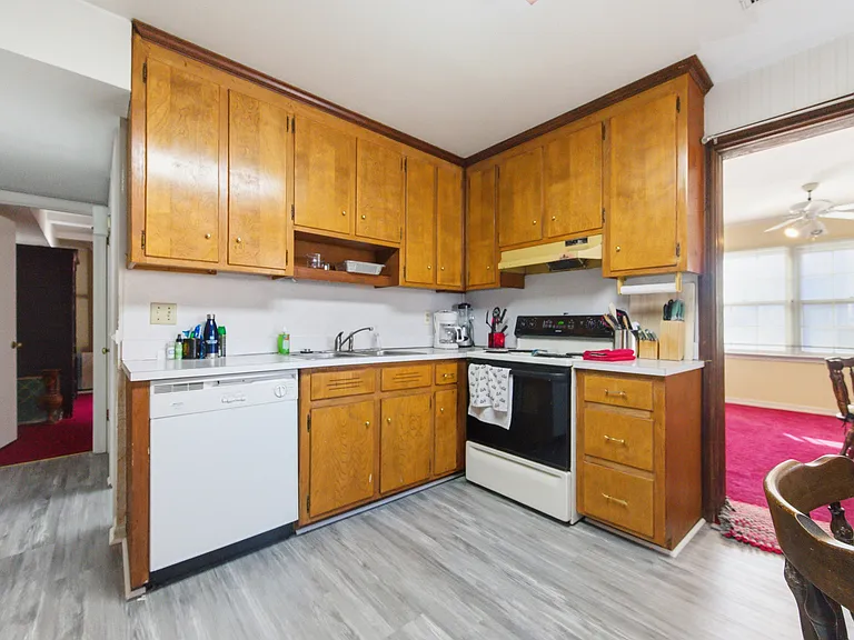 205 Orkney Pl — Photo 14