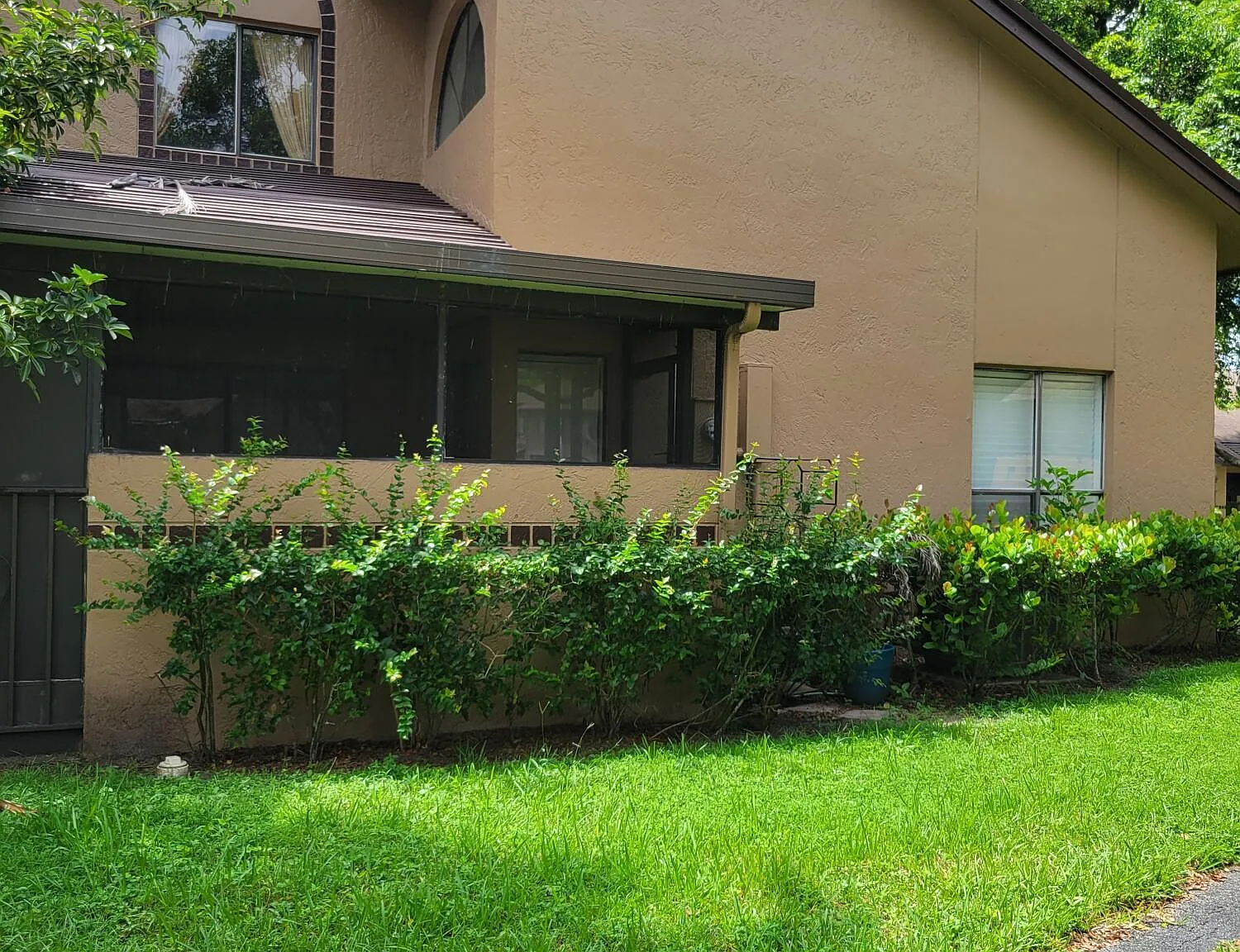 3 bed, 3.0 bath, 1470 sqft, $3,300 — Photo 3
