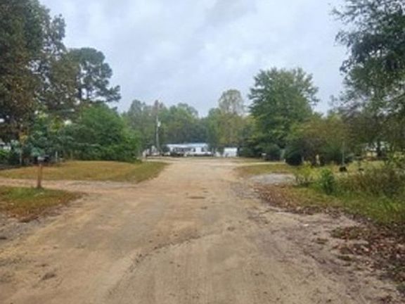 Exterior Neighborhood (street photo)