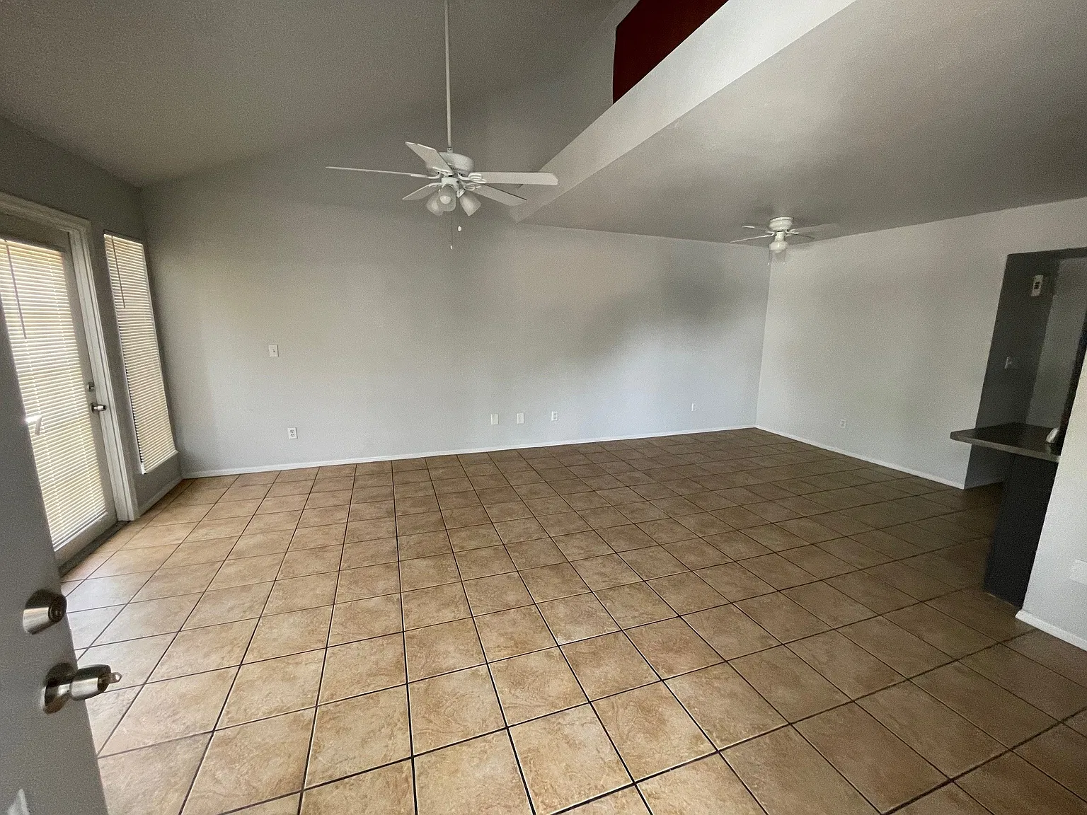 2 bed, 1.5 bath, 864 sqft, $1,500 — Photo 2