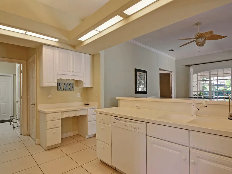 1839 E Sandpointe Ln — Photo 18
