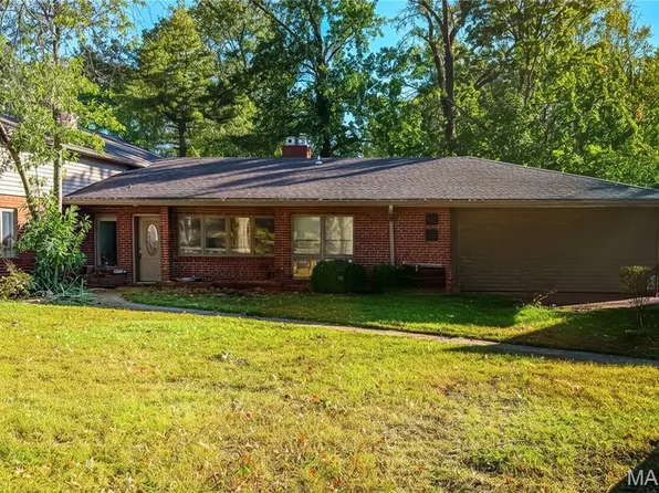 15 Ladue Rdg, Saint Louis, MO 63124