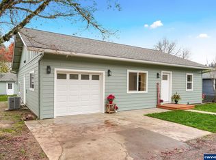 220 Juniper Ln, Albany, OR 97321