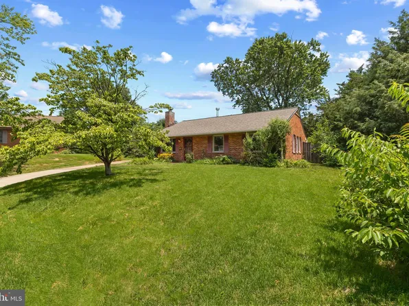 6308 Hawaii Ct, Alexandria, VA 22312