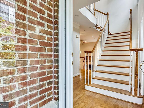 3rd image of 4704 Monaco Cir