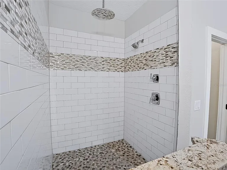 2233R E Kaley Ave #6 — Photo 14