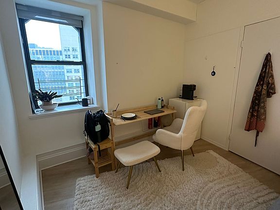 3rd image of 50 W 34th St APT 22B06