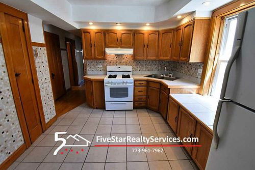 2nd image of 3448 N Avers Ave APT 1F