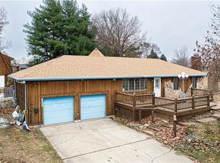 1402 SE Moore Rd, Saint Joseph, MO 64504