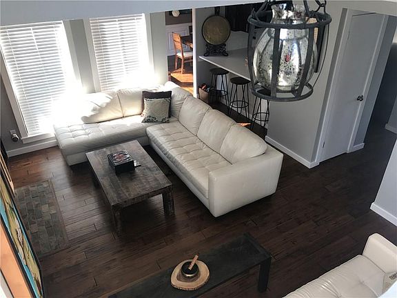 3rd image of 805 Cedar Hill Ave