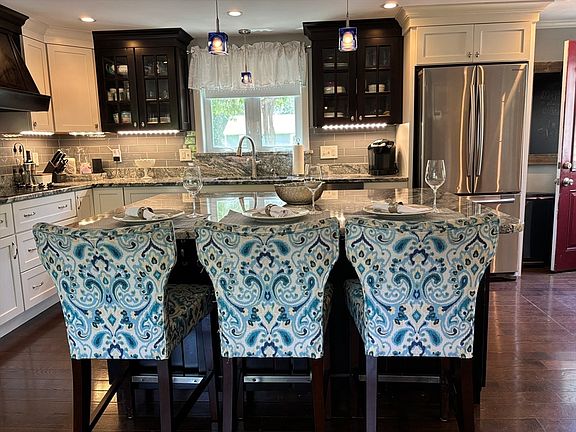 4th image of 55 Ekstrom Cir