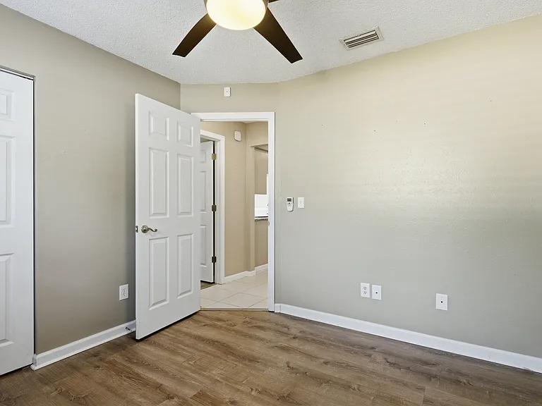 2914 Cypress Green Dr — Photo 23