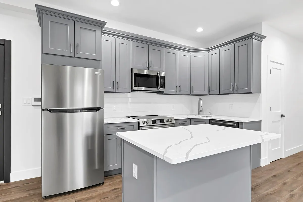 Building Photo - 533 Greenwich St #1D