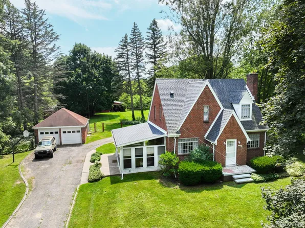 9301 W Grand River Rd, Fowlerville, MI 48836