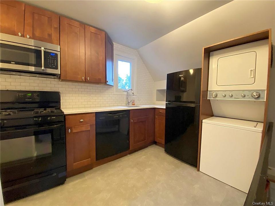 1st image of 31 Fairview Ave #3
