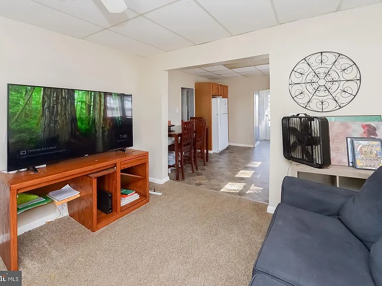 104 Market Pl #A — Photo 4