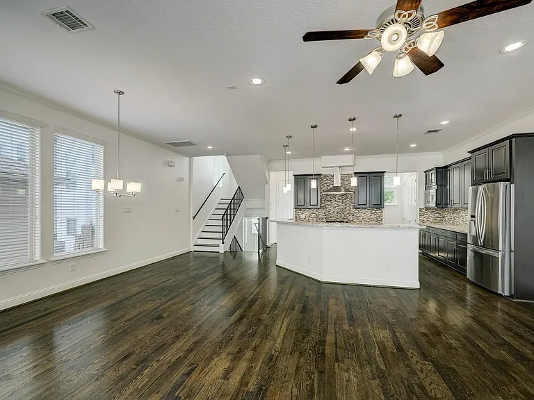 1518 Birdsall St #C — Photo 3