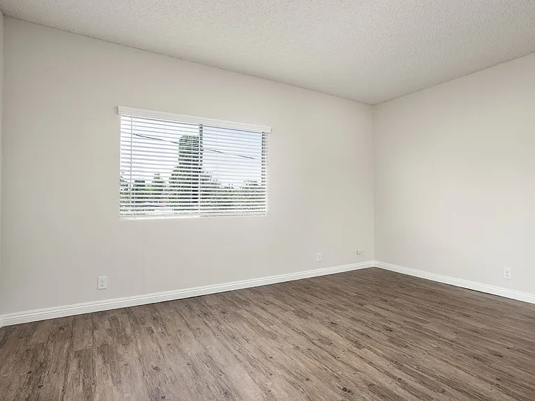 5709 Kester Ave #7 — Photo 9