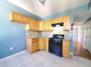 720 S 15th St #2A, Newark, NJ 07103