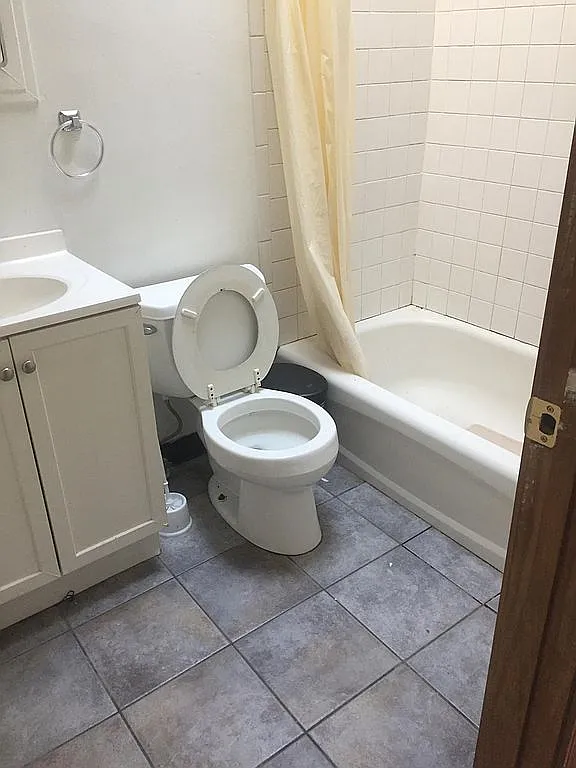 2 bed, $1,200 — Photo 3