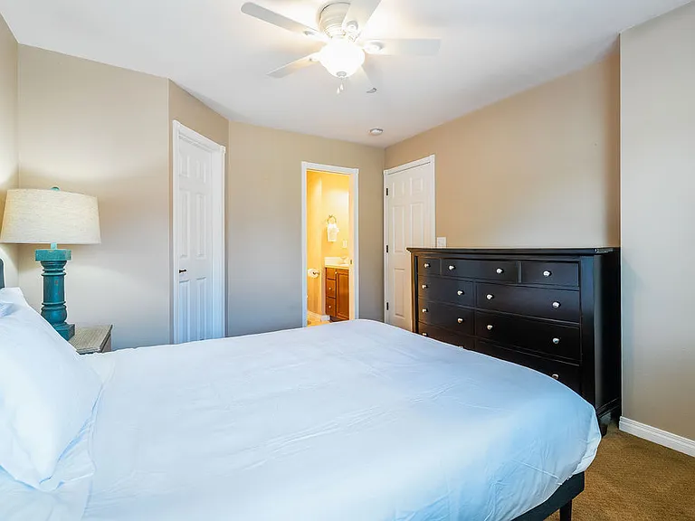 2107 S G St — Photo 16