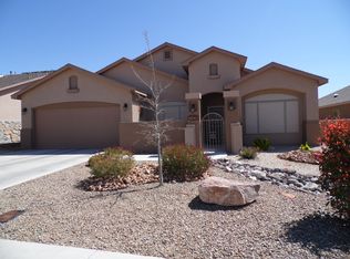 7438 Sierra Luz Dr, Las Cruces, NM 88012