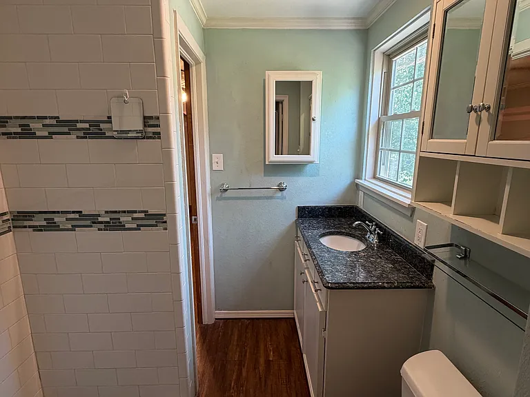 6452 E Lovers Ln — Photo 10