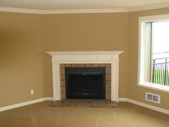 3rd image of 10104 NE 60th St #105