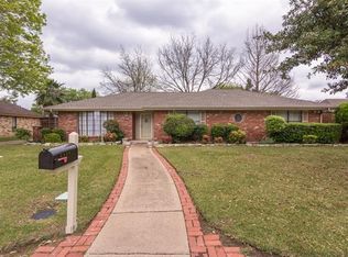 2534 Axminster Dr, Grand Prairie, TX 75050