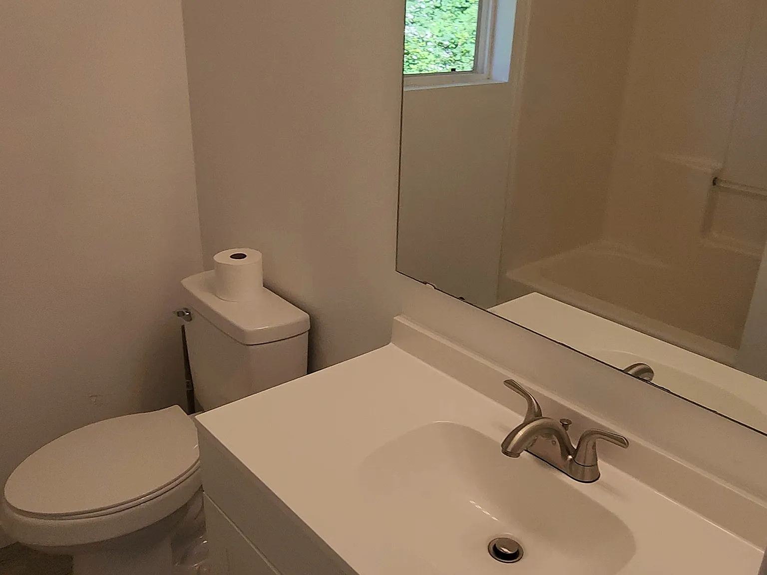 3 bed, 1.5 bath, 1100 sqft, $2,800 — Photo 4