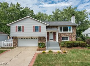 1610 Roder Ct, Streamwood, IL 60107