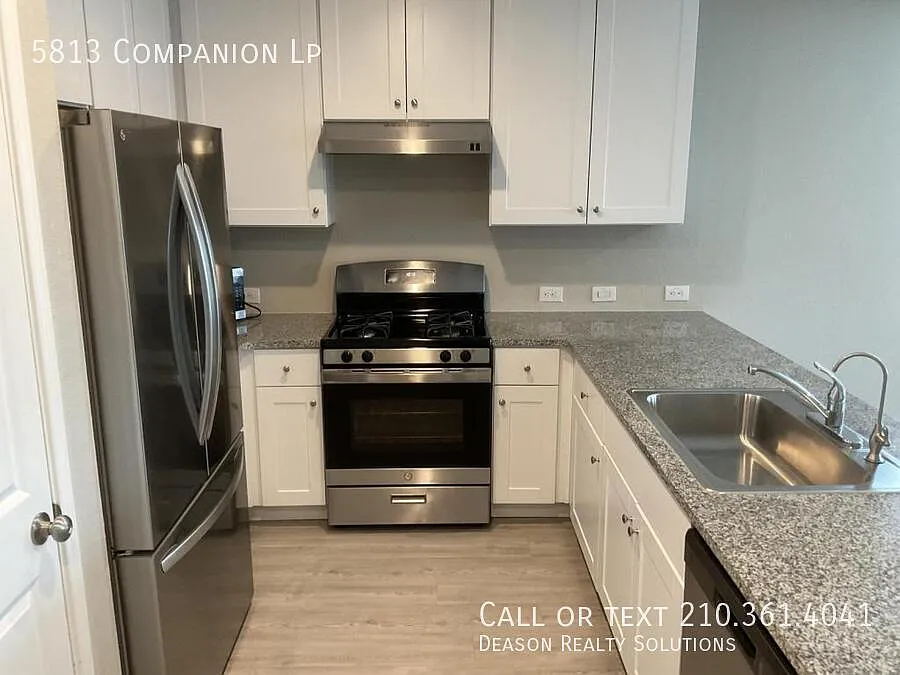 5813 Companion Loop — Photo 2