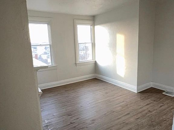 4th image of 421 Belonda St