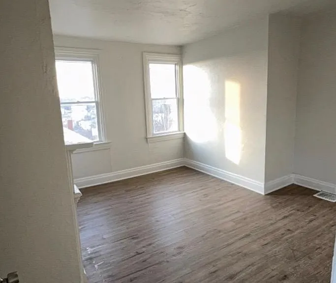 421 Belonda St — Photo 4