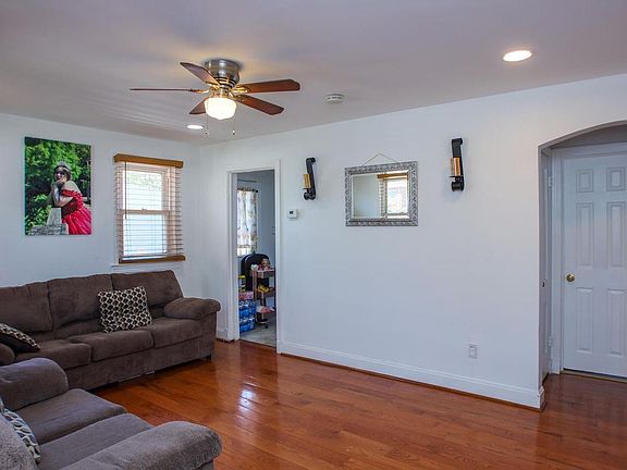 3rd image of 3709 Kennedy Pl