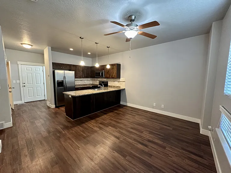7942 S 5095 W — Photo 2